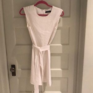 A white Nine West dress size 6